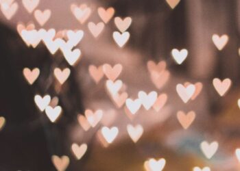 6 romantic Valentine's traditions around the world
                              
                              Published by Livemint | 14 Feb 2025