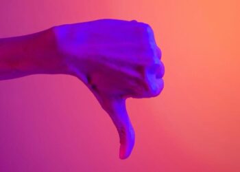 5 common bad habits that secretly harm your health
                              
                              Published by Livemint | 18 Feb 2025