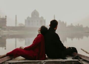 5 unbelievable love stories from history
                              
                              Published by Livemint | 15 Feb 2025