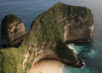 6 islands you won’t believe exist
                              
                              Published by Livemint | 12 Feb 2025