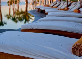 5 luxury travel experiences that belong on your bu …
                              
                              Published by Livemint | 01 Feb 2025