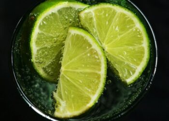 5 DIY superfood detox drinks to cleanse your body
                              
                              Published by Livemint | 26 Feb 2025