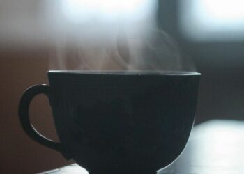 6 surprising benefits of drinking warm water daily
                              
                              Published by Livemint | 18 Feb 2025