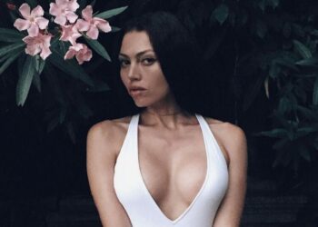 Top 6 beauty secrets for glowing skin
                              
                              Published by Livemint | 09 Feb 2025