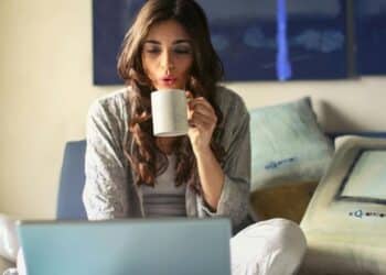 6 home remedies for a relaxing weekend
                              
                              Published by Livemint | 16 Feb 2025