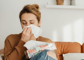 6 superfoods that help fight seasonal allergies
                              
                              Published by Livemint | 28 Feb 2025